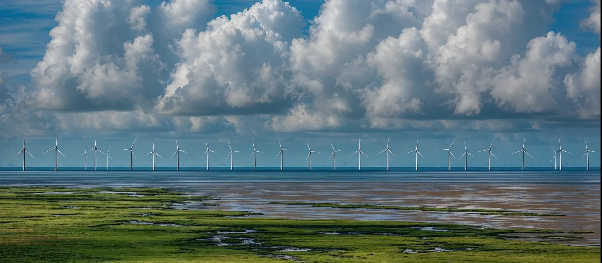 Offshore-Windräder vor der Küste Wilhelmshavens – Symbol für nachhaltige Energie, grünen Strom und Klimaschutz mit GEW Wilhelmshaven.